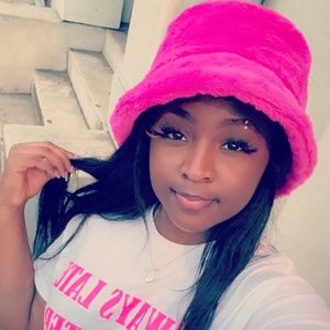 Meet your Posher, Leah